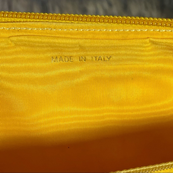 Authentic Chanel Caviar yellow zippy wallet - Picture 13 of 16